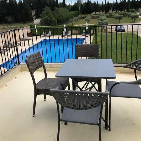 Terriciae Aux Portes De Les Alpilles Hotel