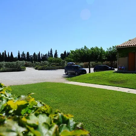 Terriciae Aux Portes De Les Alpilles Hotel 3*
