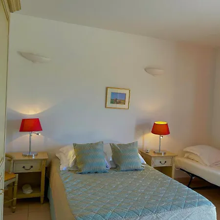 Terriciae Aux Portes De Les Alpilles Hotel 3*