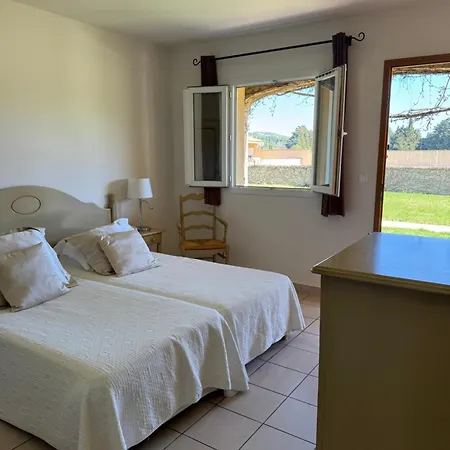 Terriciae Aux Portes De Les Alpilles Hotel 3*